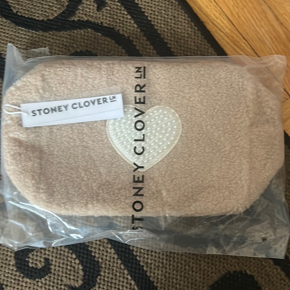 Stoney clover large pouch with heart nwt